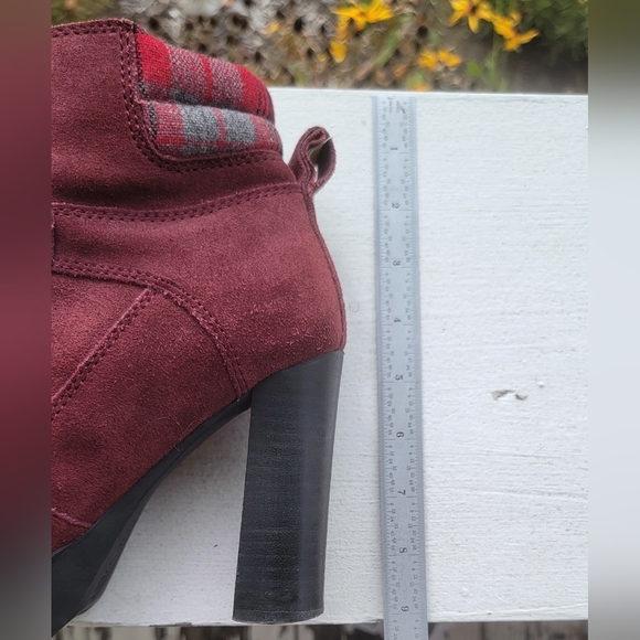 Nine West Abrial Lace Up Bootie - Picture 9 of 10